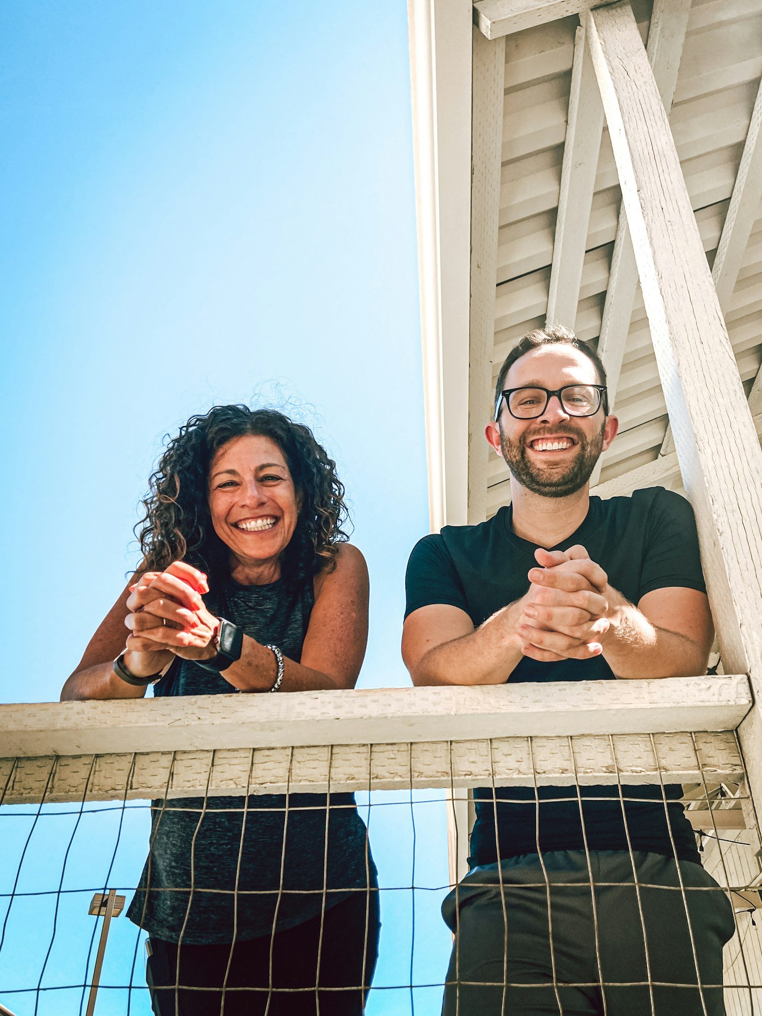 Claire et Antoine Mercier, vos hôtes, sur la terrasse